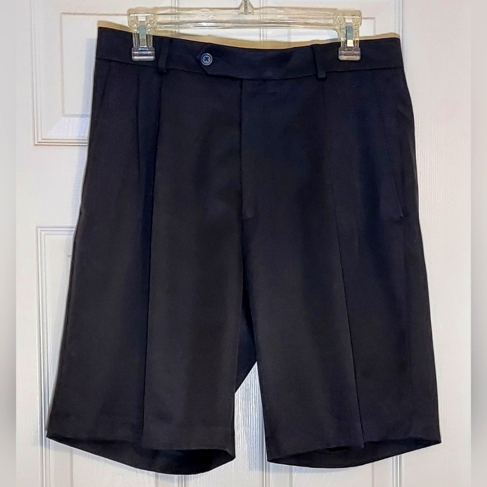 Northern Comfort Men's Size 32 Black Pleated Shorts, 100% Polyester